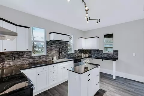 Kitchen - 1928 E Sharp Ave, Spokane, WA 99202 photo 1 of 4