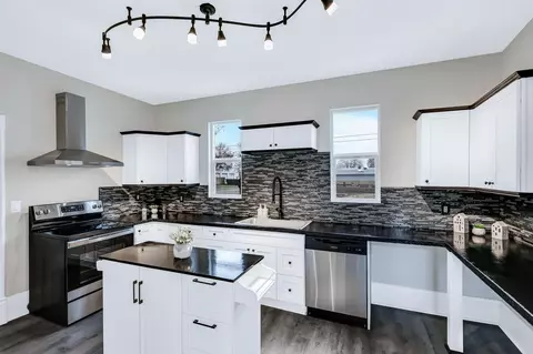 Kitchen - 1928 E Sharp Ave, Spokane, WA 99202 photo 3 of 4