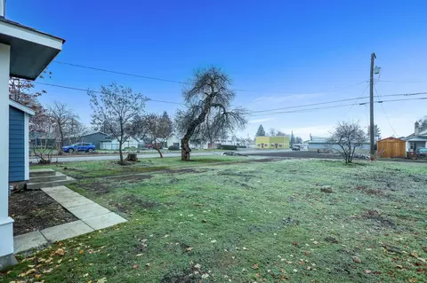 Exterior - 1928 E Sharp Ave, Spokane, WA 99202 photo 9 of 10