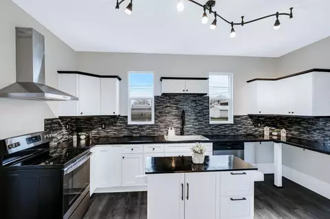 Kitchen - 1928 E Sharp Ave, Spokane, WA 99202 photo 4 of 4