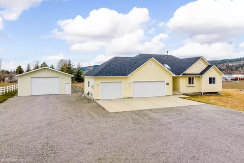 5319 N Simpson Rd, Otis Orchards, WA 99027