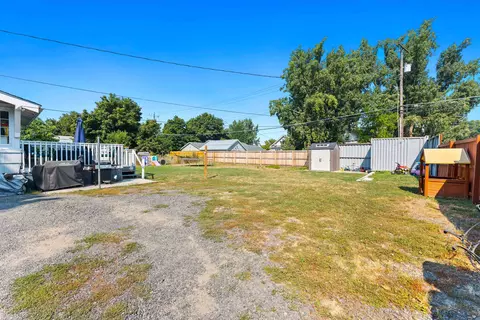 Exterior - 2423 E 5th Ave, Spokane, WA 99202 photo 17 of 18