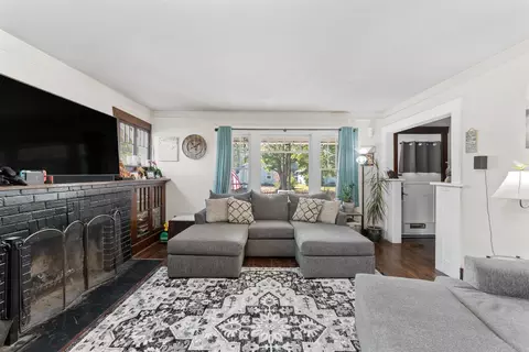 Living - 2423 E 5th Ave, Spokane, WA 99202 photo 2 of 3