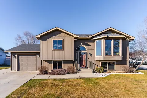 4111 E Upriver Dr, Spokane, WA 99217