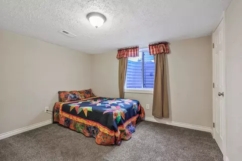 Bedroom - 2011 E Rowan Ave, Spokane, WA 99207 photo 3 of 3