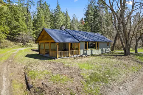 12712 N East Newman Lake Dr, Newman Lake, WA 99025