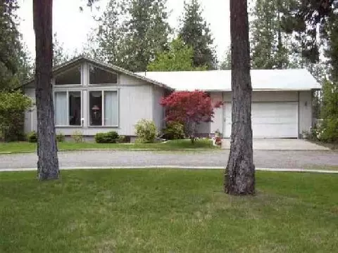 17115 N Suncrest Dr, Nine Mile Falls, WA 99026