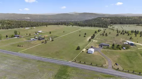 14401 N Dover Rd, Nine Mile Falls, WA 99026