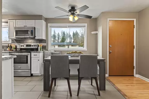 Entry Way - 11719 E 17th Ave, Spokane Valley, WA 99216 photo 1 of 3