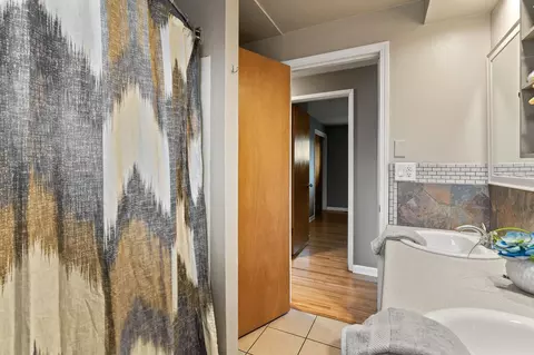 Bath - 11719 E 17th Ave, Spokane Valley, WA 99216 photo 2 of 3