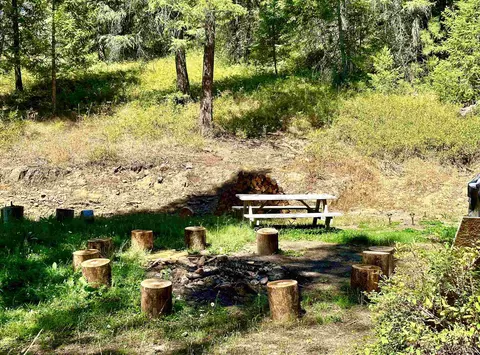 47 Nn Rosehill Rd, Springdale, WA 99173