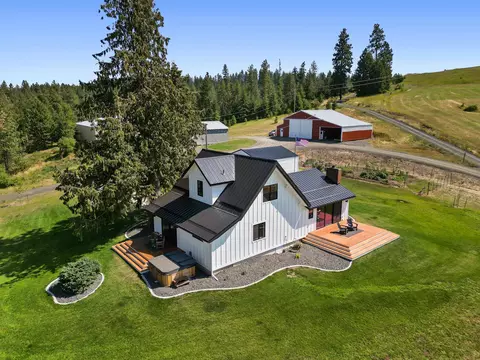 26010 E Horton Rd, Rockford, WA 99030