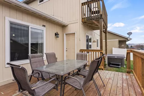 Exterior - 11809 E Jackson Ln, Spokane Valley, WA 99206 photo 2 of 4