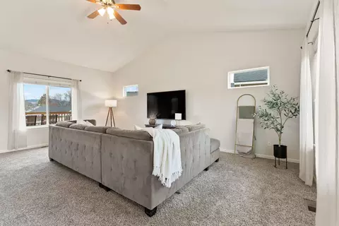 Bedroom - 11809 E Jackson Ln, Spokane Valley, WA 99206 photo 1 of 9