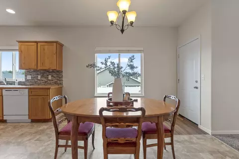 Dining - 11809 E Jackson Ln, Spokane Valley, WA 99206 photo 2 of 3