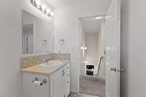 Bath - 11809 E Jackson Ln, Spokane Valley, WA 99206 photo 5 of 5