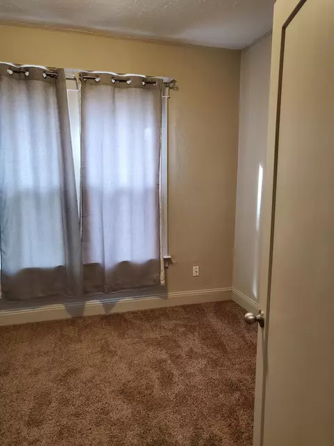 2213 E 4th Ave, Spokane, WA 99202 photo 5