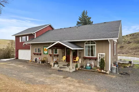 11851 Lancaster Rd, Saint John, WA 99171