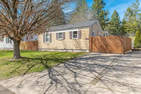 3220 W Trinity Cir, Spokane, WA 99224