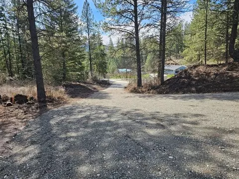 860 Fuhrmans Rd, Kettle Falls, WA 99141