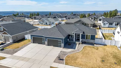 8211 N Molly St, Spokane, WA 99208