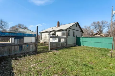 Exterior - 9404 E Sinto Ave, Spokane, WA 99206 photo 6 of 8