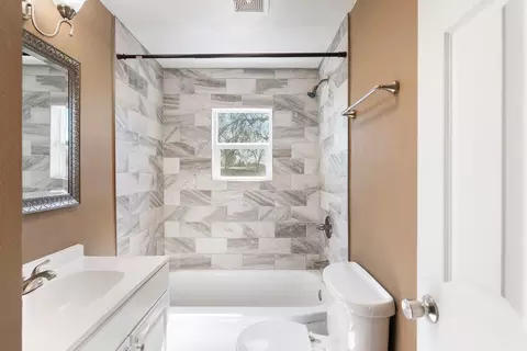 Bath - 9404 E Sinto Ave, Spokane, WA 99206 photo 1 of 3