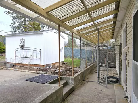 1201 E 36th Ave, Spokane, WA 99203 photo 4