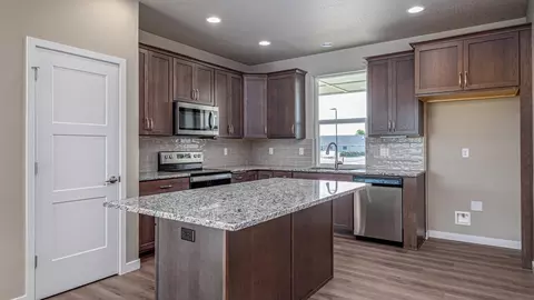 2127 E 33rd Ave, Spokane, WA 99203 photo 7