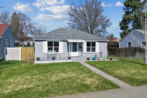 2218 W Queen Ave, Spokane, WA 99205