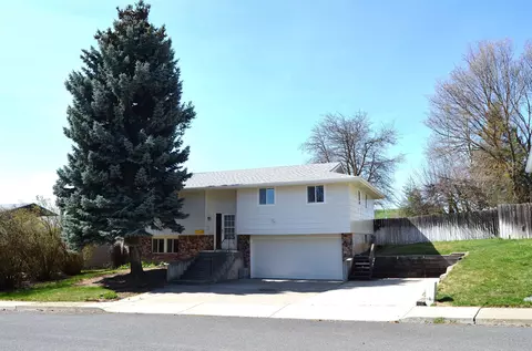 261 Gregory Dr, Cheney, WA 99004