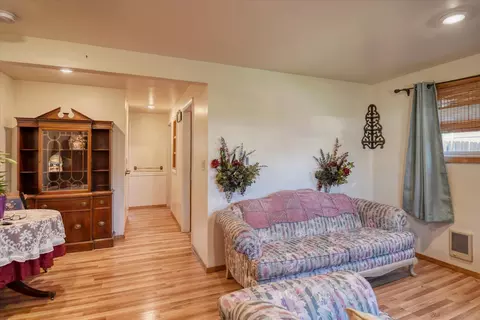 Living - 830 E Hoffman Ave, Spokane, WA 99207 photo 1 of 1