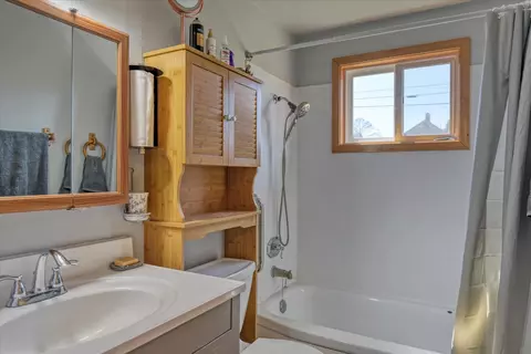 Bath - 830 E Hoffman Ave, Spokane, WA 99207 photo 1 of 2