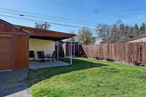 Exterior - 830 E Hoffman Ave, Spokane, WA 99207 photo 3 of 8