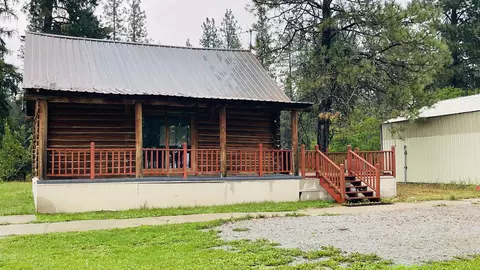 1072 Lenora Dr, Usk, WA 99180