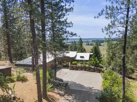 16025 N Camas Ln, Mead, WA 99021