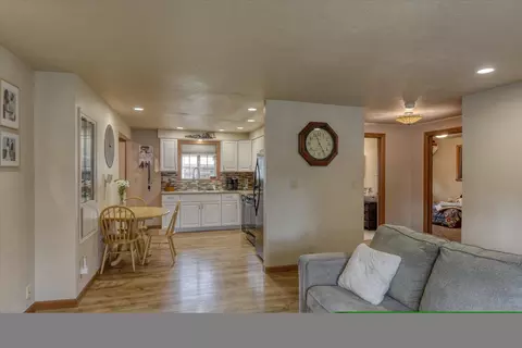 Living - 3217 N Ely Rd, Spokane Valley, WA 99212 photo 3 of 5