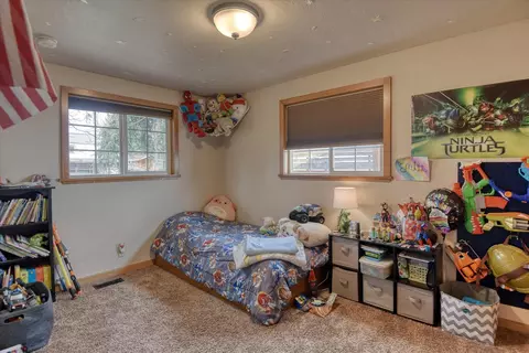 Bedroom - 3217 N Ely Rd, Spokane Valley, WA 99212 photo 2 of 3