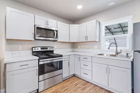 Kitchen - 1630 E Olympic Ave, Spokane, WA 99207 photo 1 of 2