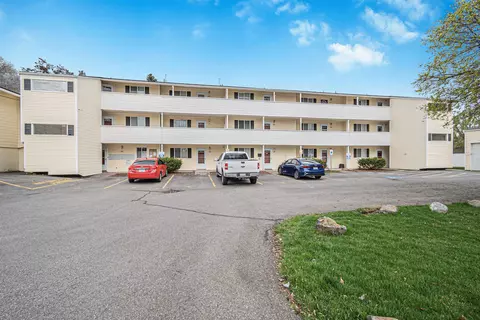 222 N Hutchinson Rd #203, Spokane, WA 99212