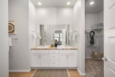 Bath - 5604 W Georgetown Ln, Spokane, WA 99208 photo 1 of 4