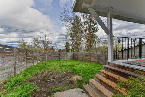 Exterior - 927 E 8th Ave, Spokane, WA 99202 photo 8 of 12