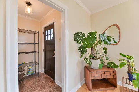 Entry Way - 927 E 8th Ave, Spokane, WA 99202 photo 1 of 2