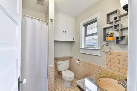 Bath - 927 E 8th Ave, Spokane, WA 99202 photo 1 of 2