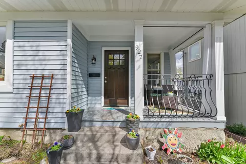 Exterior - 927 E 8th Ave, Spokane, WA 99202 photo 3 of 12