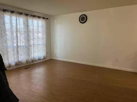 Living - 2724 E 5th Ave, Spokane, WA 99202 photo 1 of 1