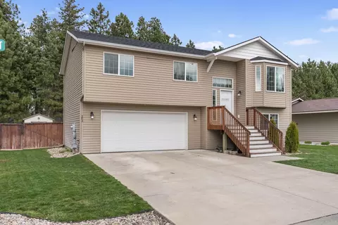 203 E F St, Deer Park, WA 99006