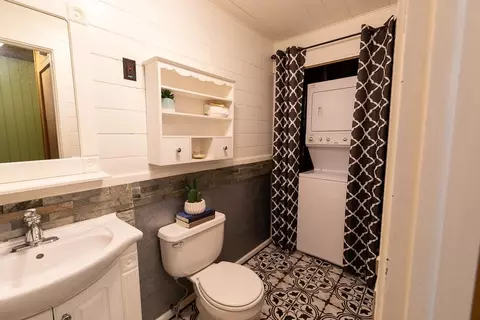 Bath - 3918 E 12th Ave, Spokane, WA 99202 photo 2 of 3