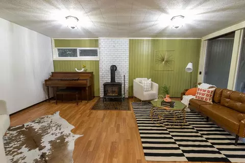 Living - 3918 E 12th Ave, Spokane, WA 99202 photo 2 of 5