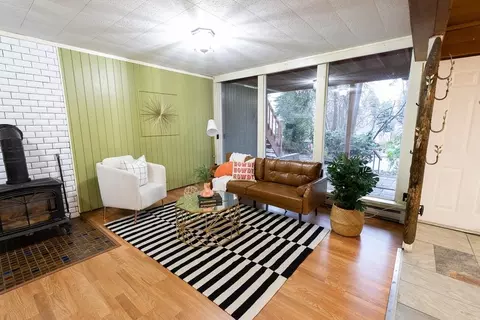 Living - 3918 E 12th Ave, Spokane, WA 99202 photo 1 of 5